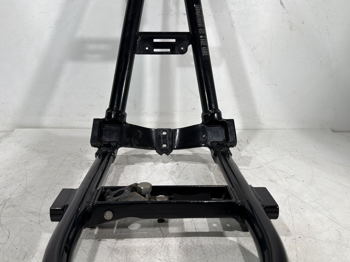 2007 Harley Dyna Street Bob FXDBI OEM Body Main Frame Chassis SLVG