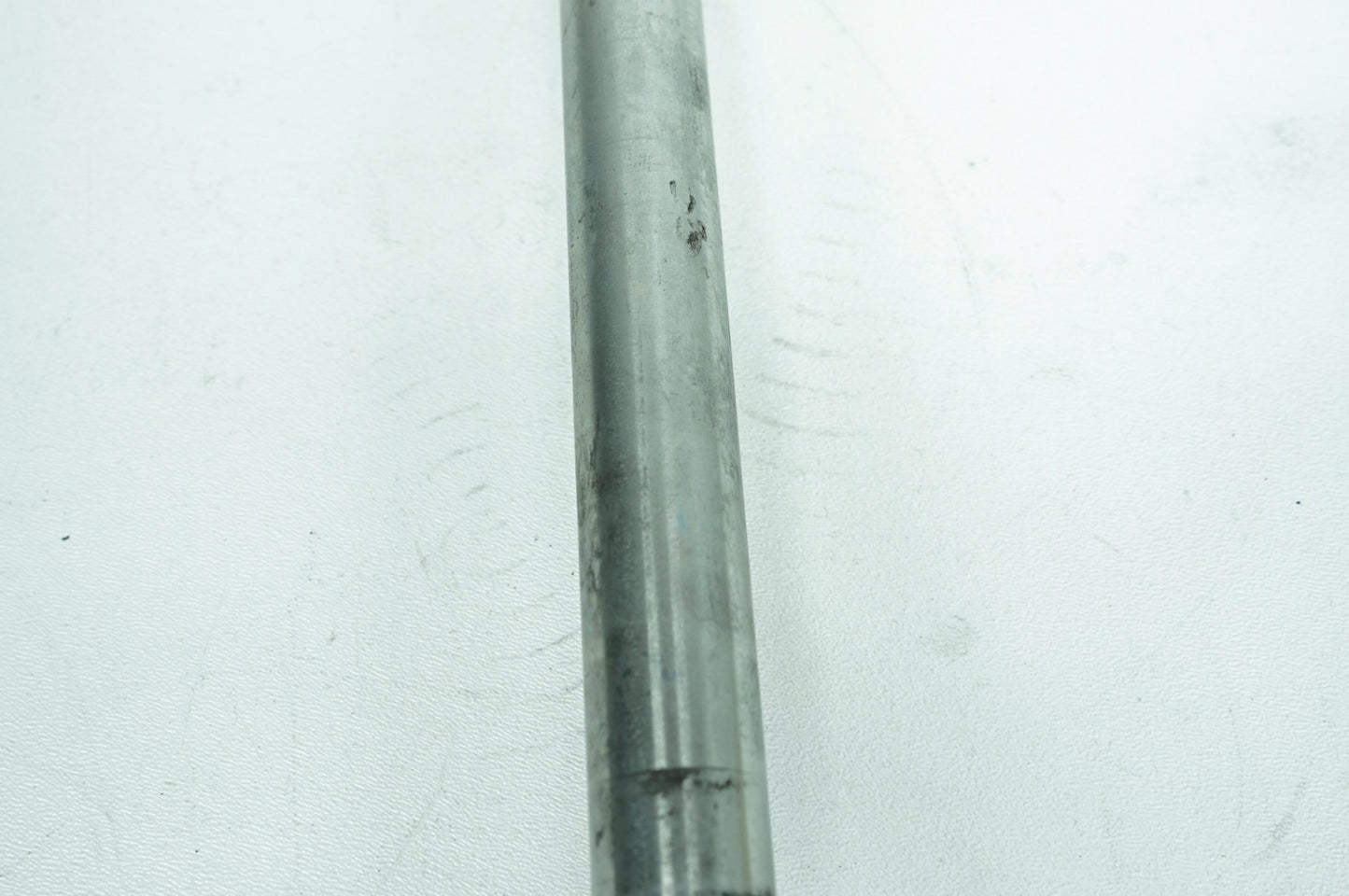2008 - 2016 Harley-Davidson Touring Street Glide Rear Wheel Axle Bolt Shaft 41056-09