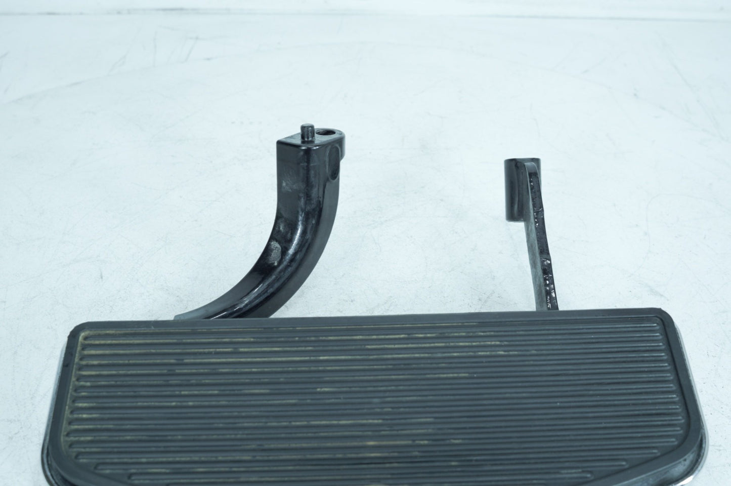 2007 - 2011 Harley-Davidson Touring Electra Ultra Right Driver 1 Floorboard Foot Rest 50614-06