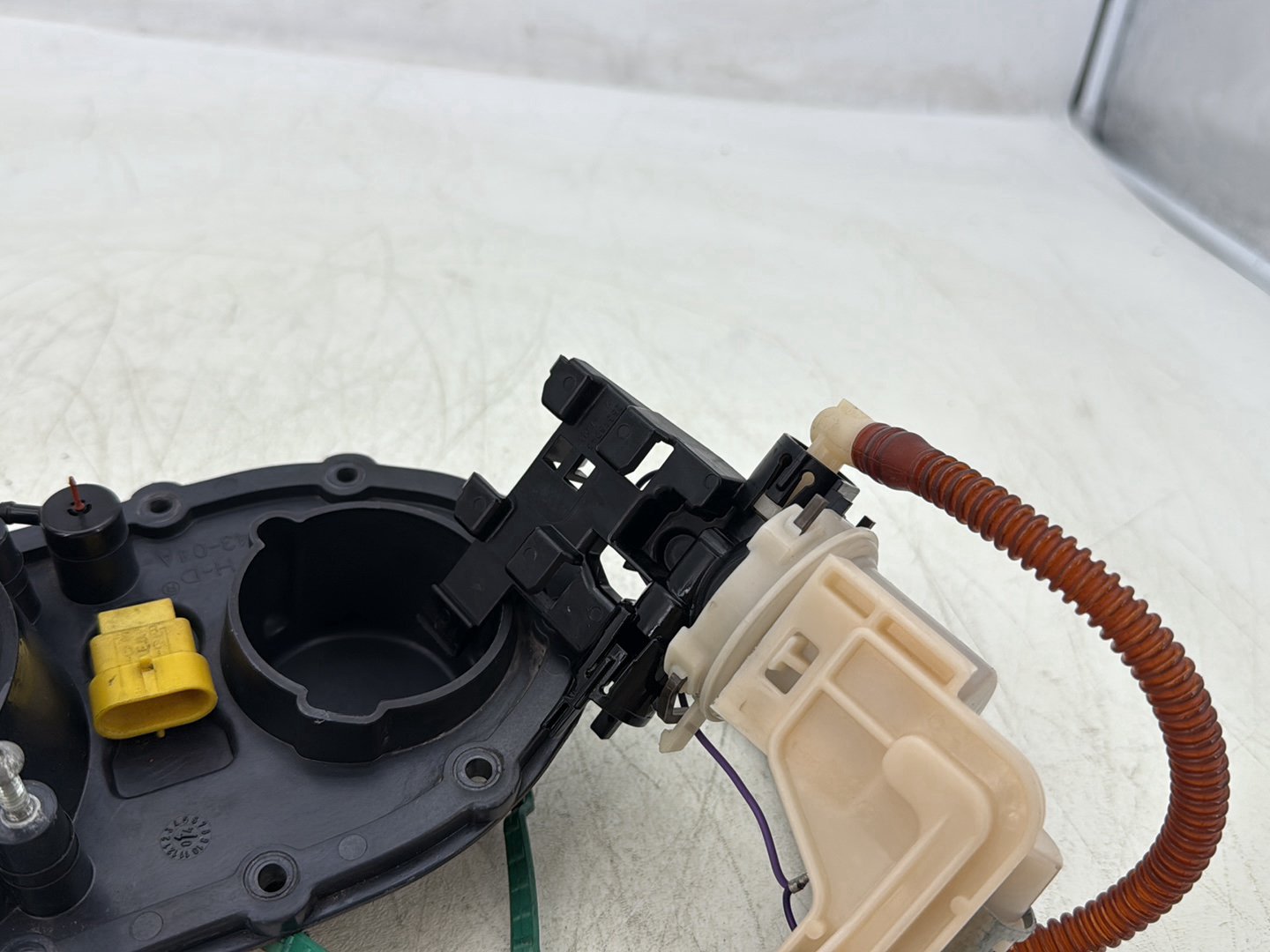 2004 Harley Dyna Super Glide FXDI OEM Gas Gasoline Fuel Petrol Pump Sending