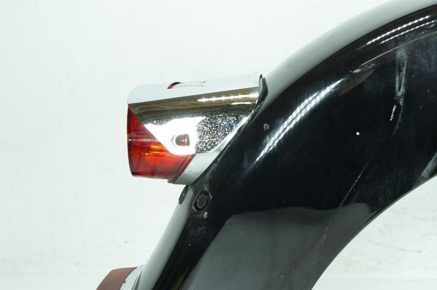 1999 - 2006 Harley-Davidson Touring Electra Glide Classic Rear Wheel Fender Taillight Brake Lamp 59579-01B
