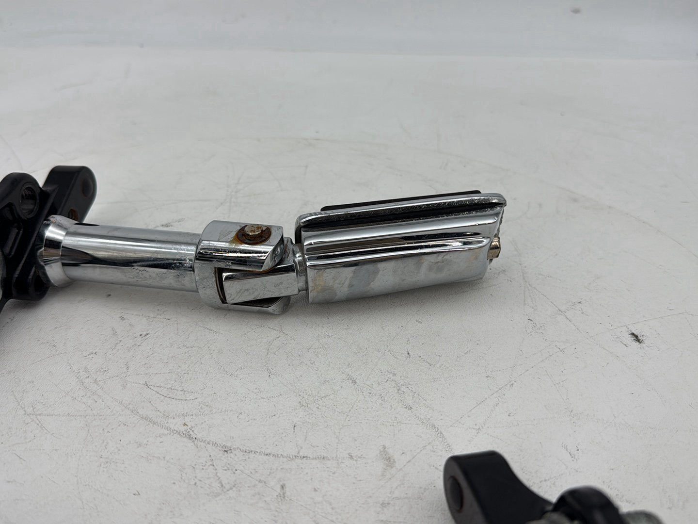 2008 Harley Touring Electra Glide Ultra OEM Passenger Left &amp; Right Foot Pegs