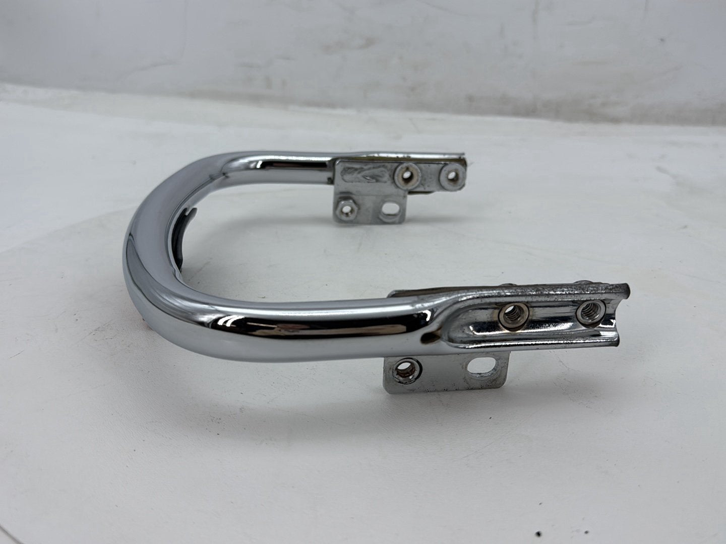 2007 Harley Street Glide Touring FLHX OEM Rear License Plate Support Bar Holder