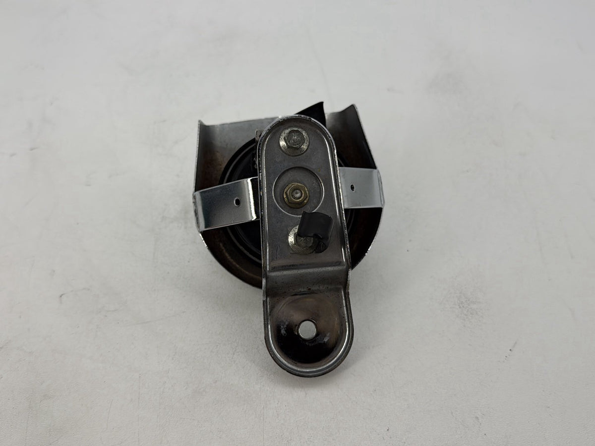 2004 Harley Softail FLSTC Heritage Classic OEM Horn Signal Klaxon Chrome Cover