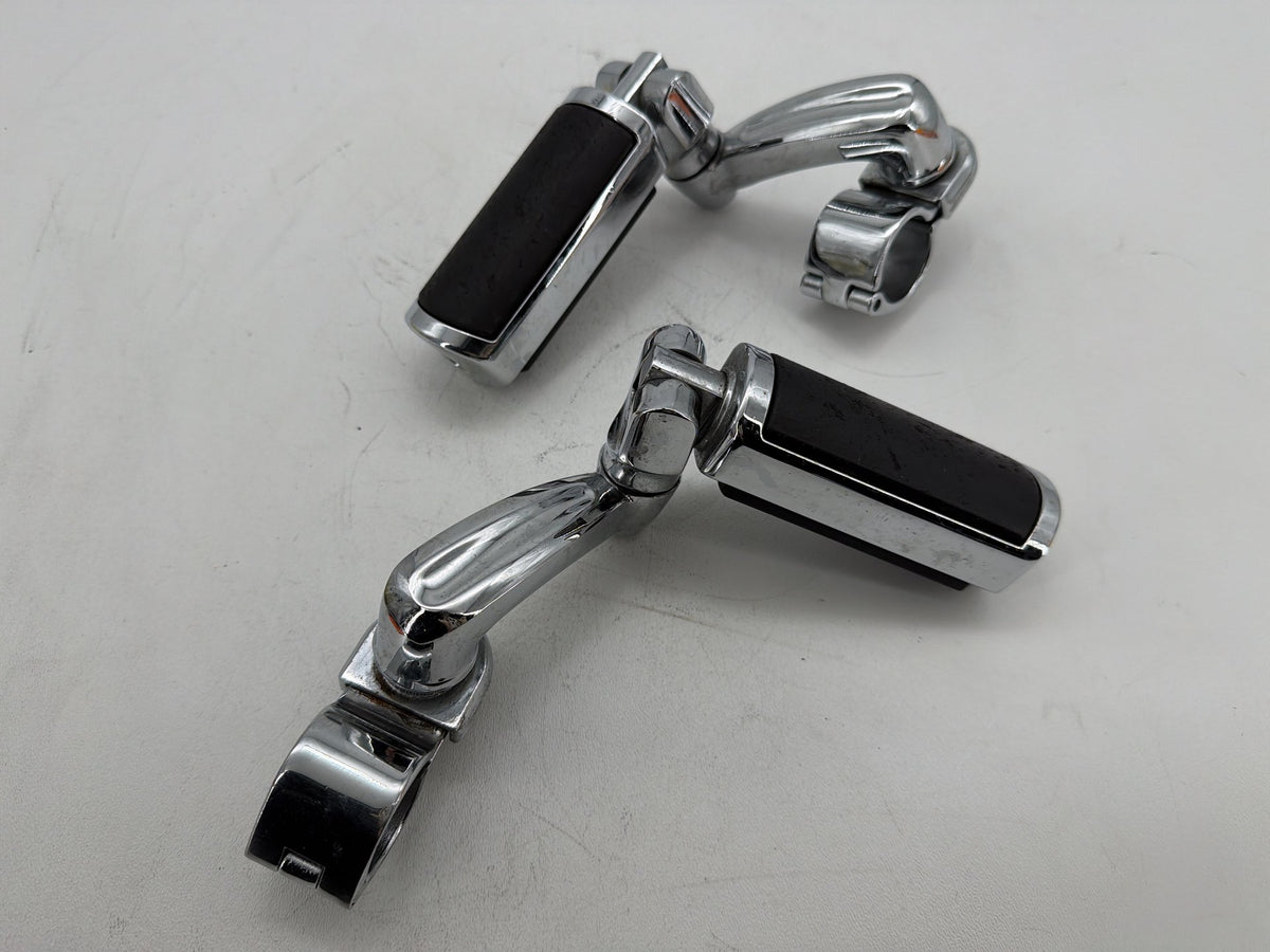 2001 Harley Electra Touring Front Right Left Highway Foot Pegs Willie G SKULL