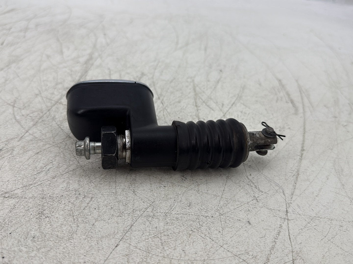 2000 Harley Softail FLSTC Heritage Classic OEM Rear Brake Master Cylinder Reservoir