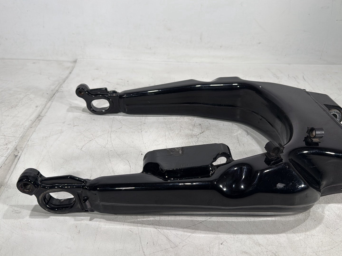 2016 Harley Road King Touring FLHR OEM Rear Fork Swingarm Swing Arm
