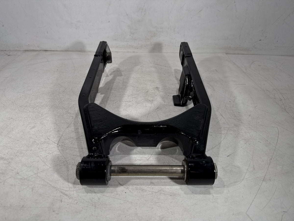 2017 Harley Dyna Street Bob FXDB OEM Rear Fork Swingarm Swing Arm