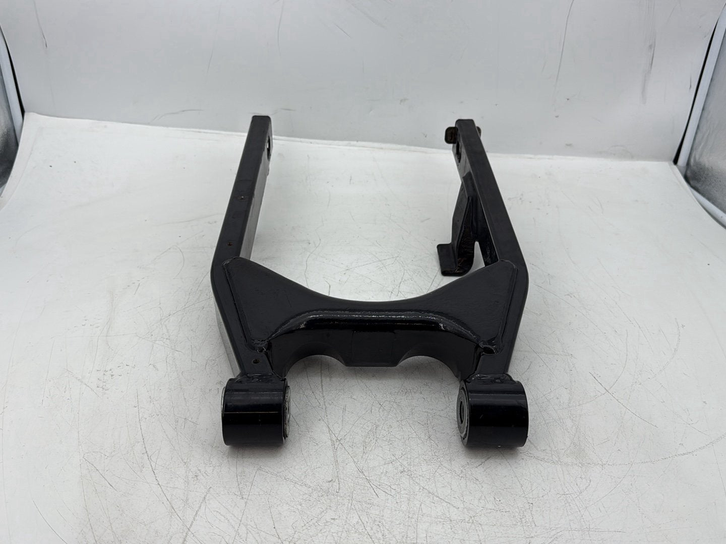 2005 Harley Dyna FXDWG Wide Glide OEM Rear Fork Swingarm Swing Arm
