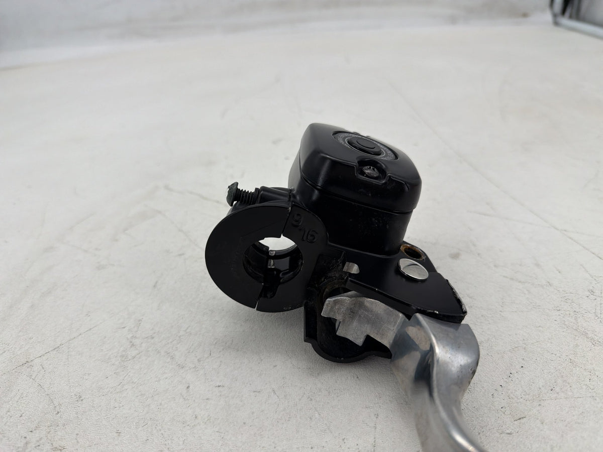 2005 Harley Dyna Wide Glide FXDWG OEM Front Right Brake Lever Master Cylinder