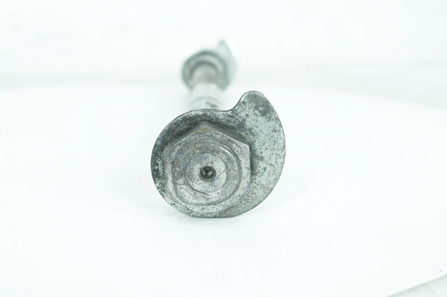 2007 - 2011 Harley-Davidson Touring Electra Ultra Rear Wheel Axle Bolt Shaft 41056-09