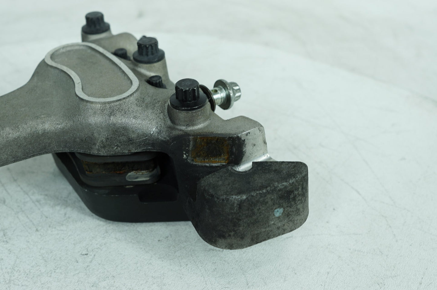 1999 Harley-Davidson Touring Road King Rear Brake Caliper Bracket 44016-00D