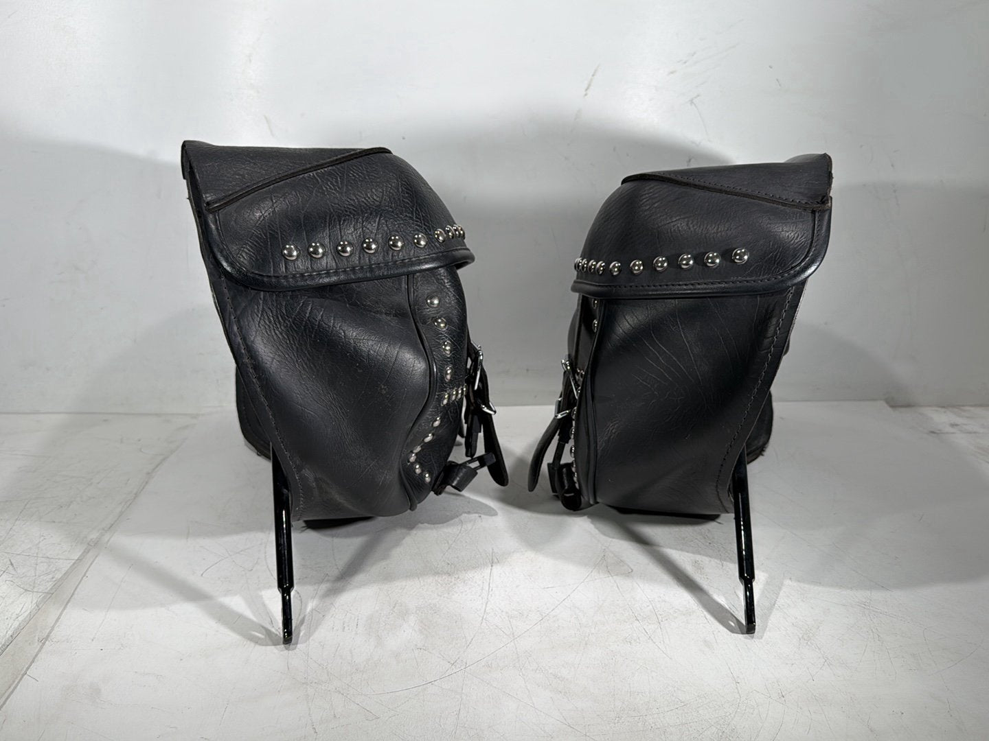2007 Harley Softail Heritage Classic FLSTC OEM Rear Left Right Saddlebags Luggage Leather