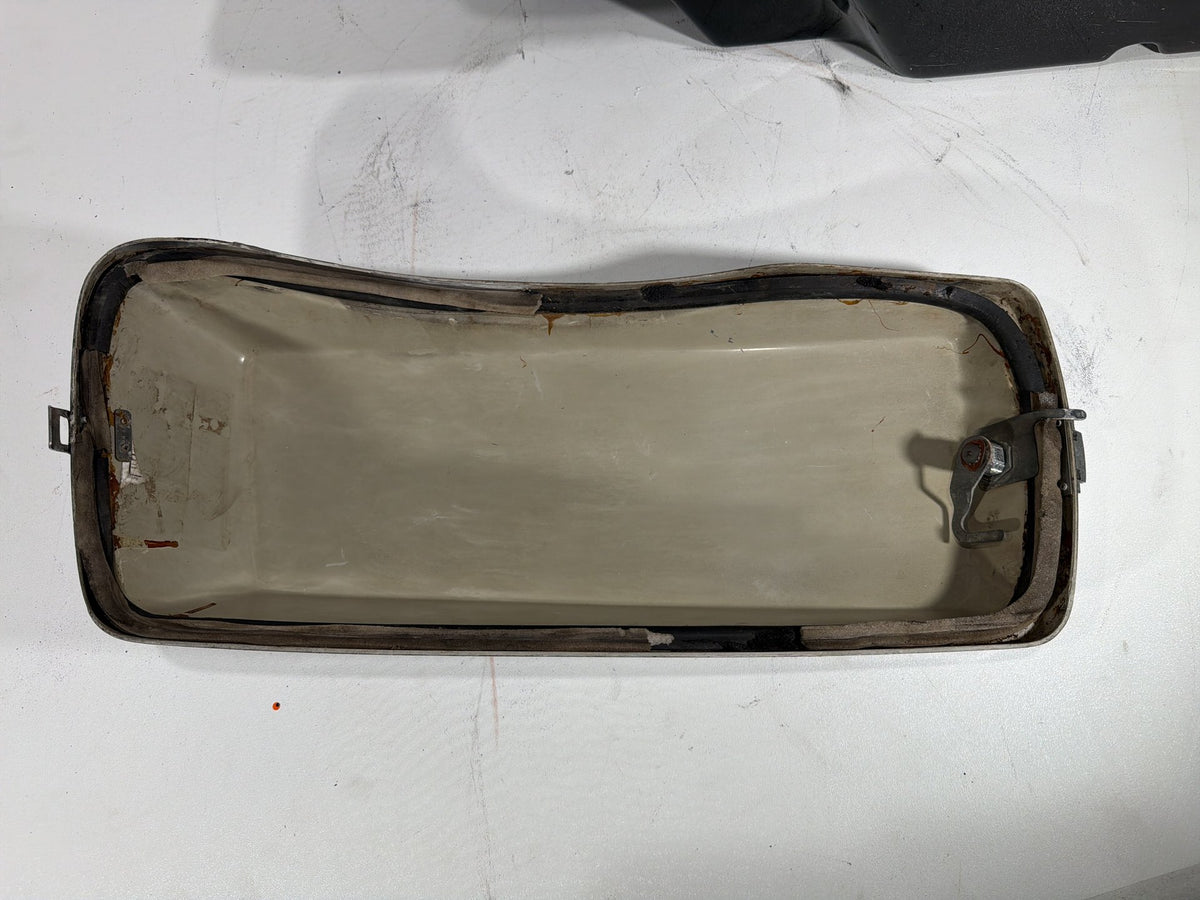 1991 Harley Electra Glide Touring Classic OEM Right 1 Saddlebag Luggage NO Key