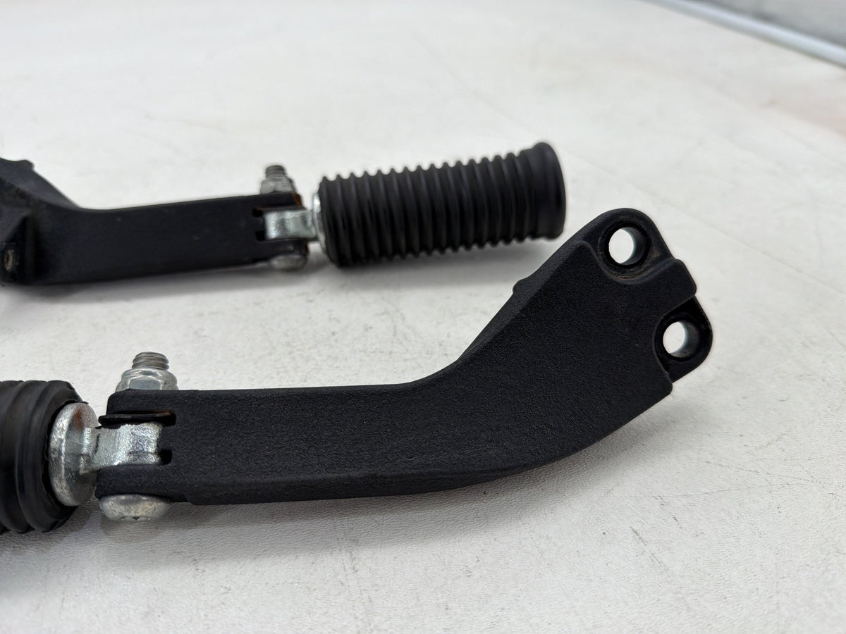 2016 Harley Dyna Fat Bob FXDF 103 OEM Passenger Left & Right Foot Pegs