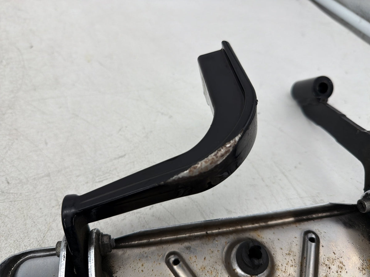 2011 Harley Electra Glide Touring Ultra OEM Left Right Driver & Pass Floorboard Foot Rest