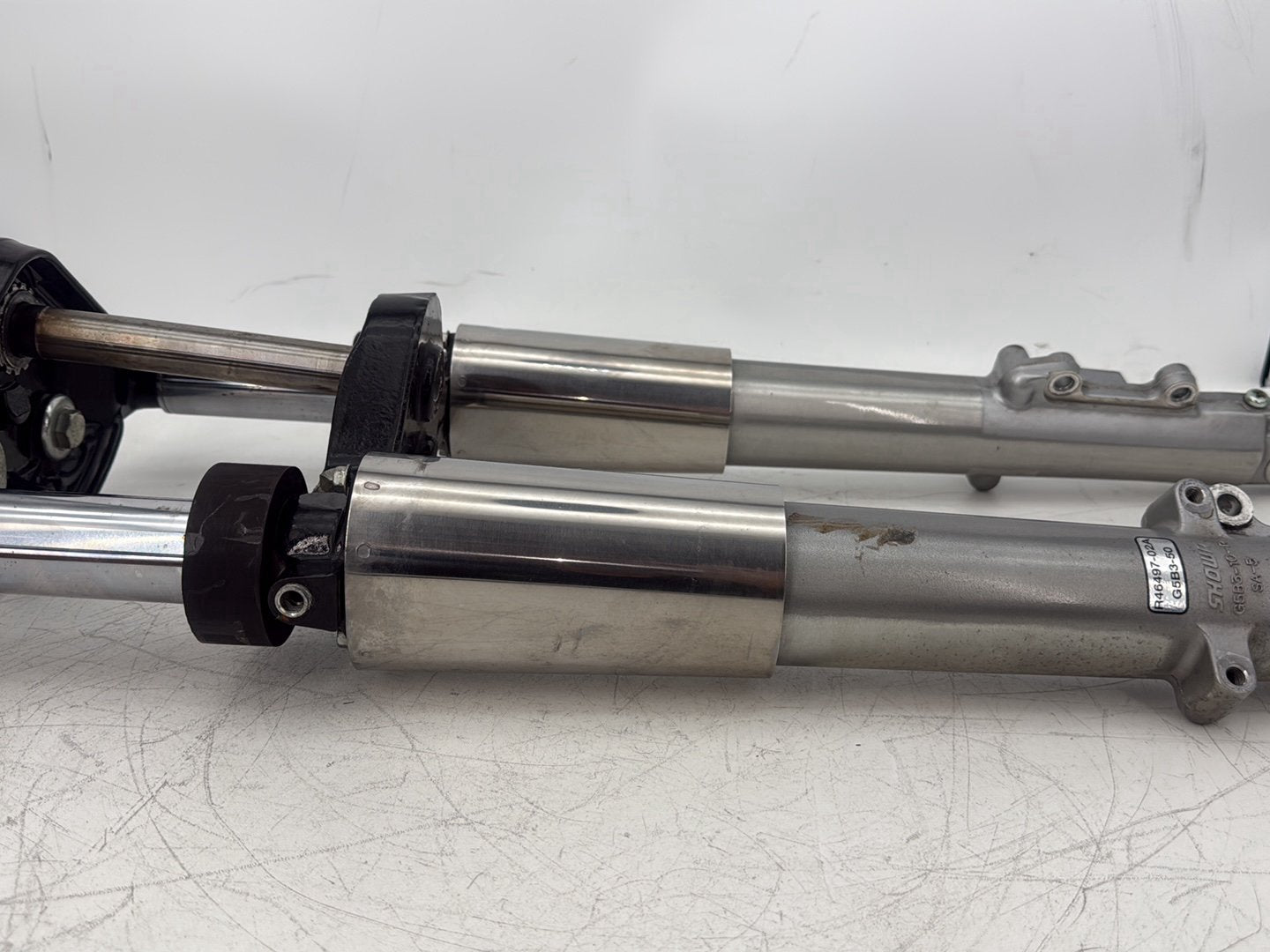 2004 Harley Touring FLHT Electra Glide OEM Front Triple Tree Set & LH RH Fork Legs Sliders