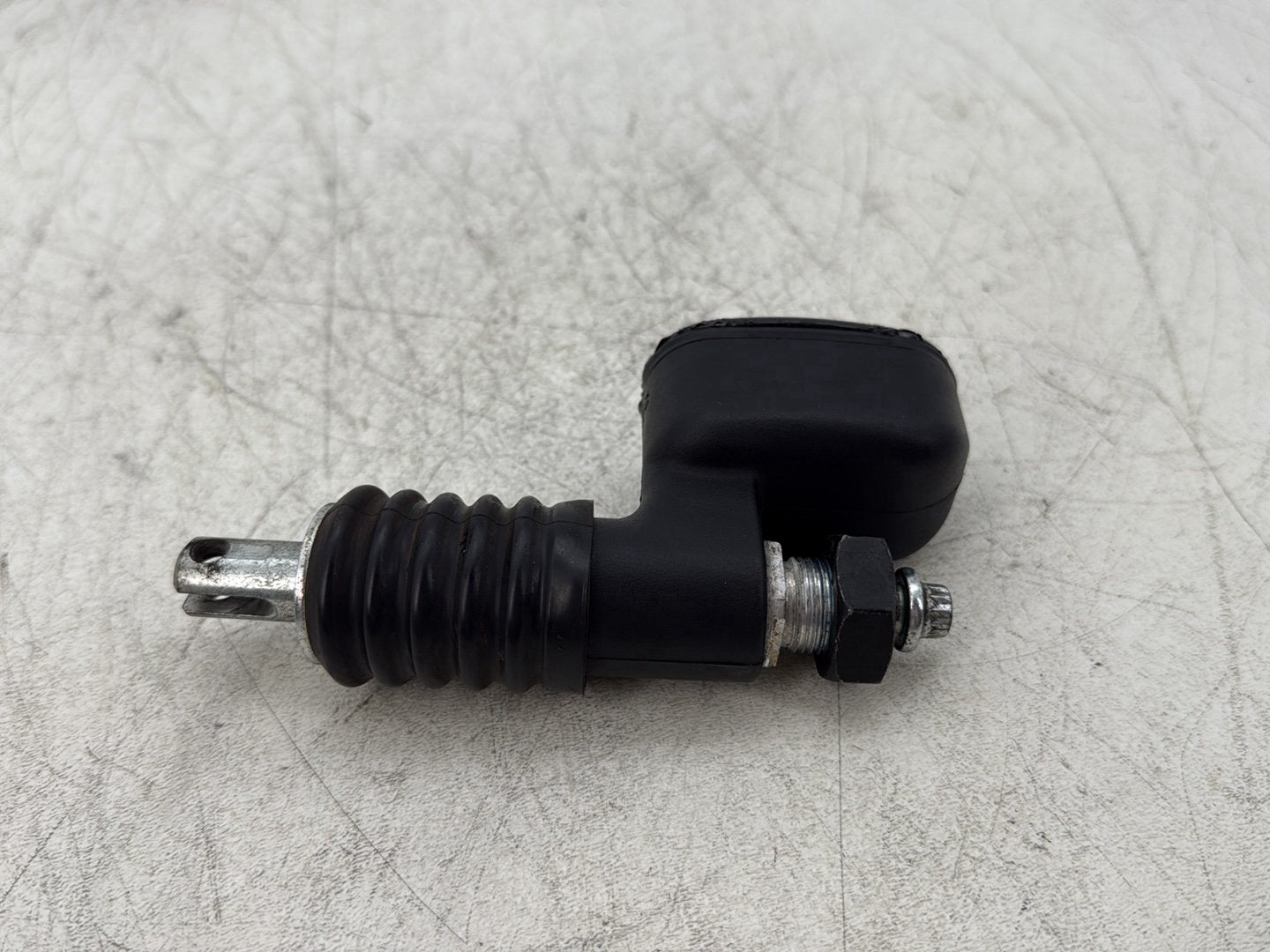 2006 Harley Road King Touring FLHRCI Classic OEM Rear Brake Master Cylinder Reservoir