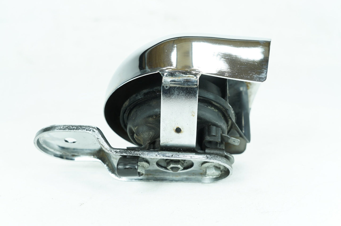 2007 - 2016 Harley-Davidson Dyna Super Glide Custom Horn Signal Klaxon Chrome Cover 69012-93A