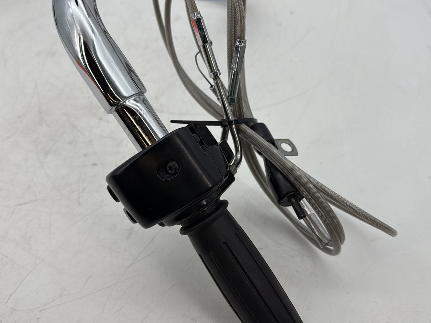 2005 Harley Touring FLHRCI Road King Classic OEM Handlebars Left Right Switches Controls