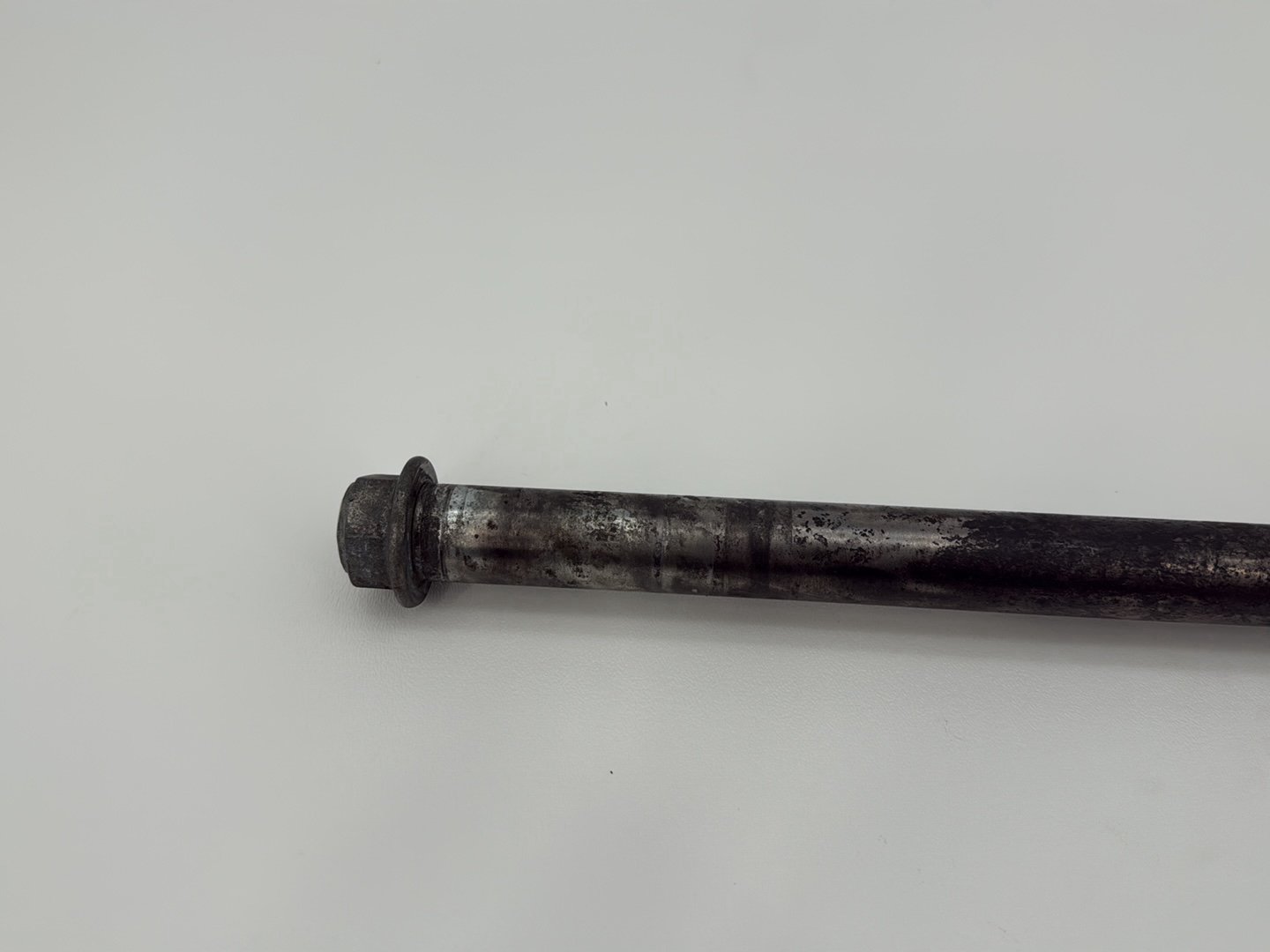 2006 - 2017 Harley-Davidson Dyna Street Bob Rear Wheel Axle Bolt Shaft 41114-06