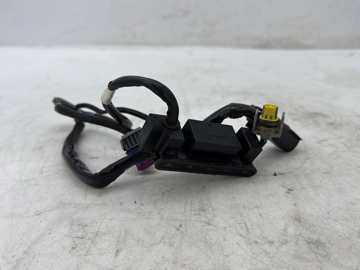 2012 Harley Dyna FXDF Fat Bob OEM Dash Indicator Lamp Wire Plug In