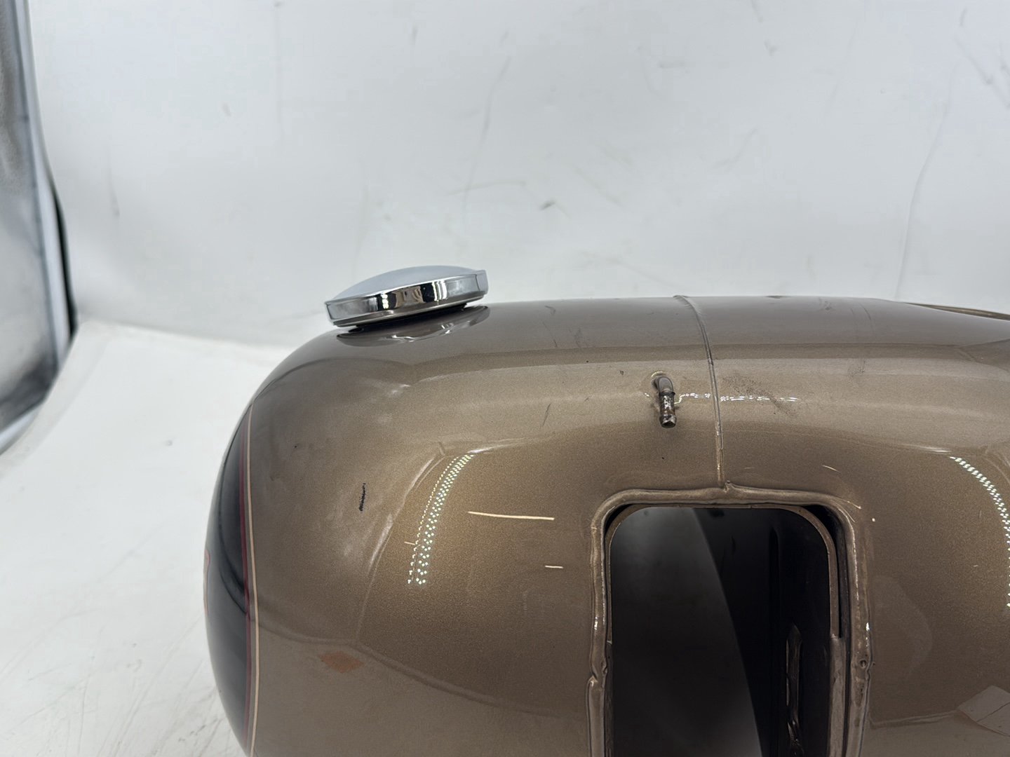 2005 Harley Heritage Softail Classic OEM Fuel Gas Tank Gasoline Reservoir DENTED