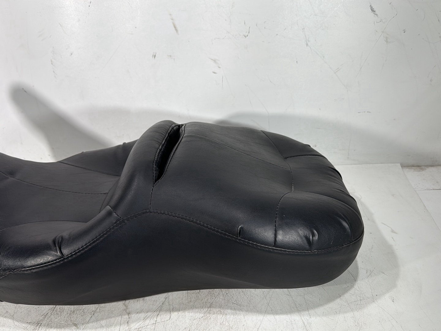 2007 Harley Touring FLHTC Electra Glide Classic OEM Passenger Rider Driver Seat Saddle