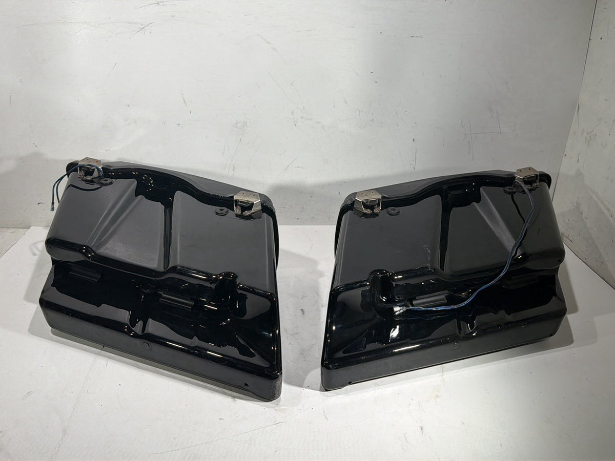 97 Harley Road King Touring Left Right Saddlebags Luggage NOKey & Audio Speakers