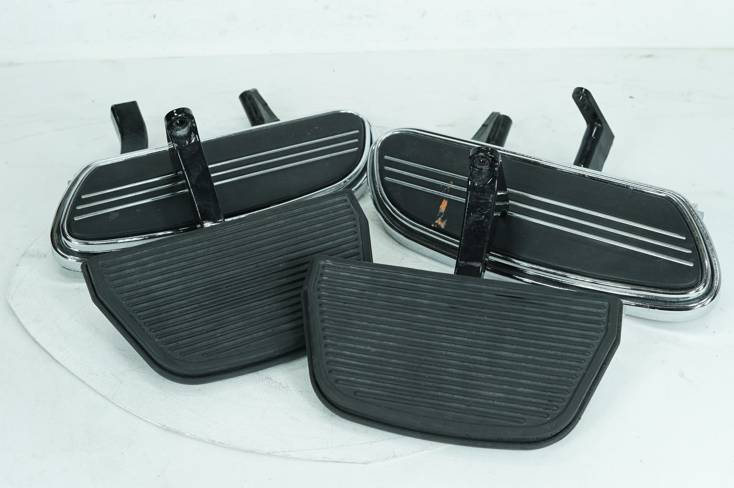 2007 - 2011 Harley-Davidson Touring Street Glide Left Right Driver & Pass Floorboard Foot Rest 50683-04