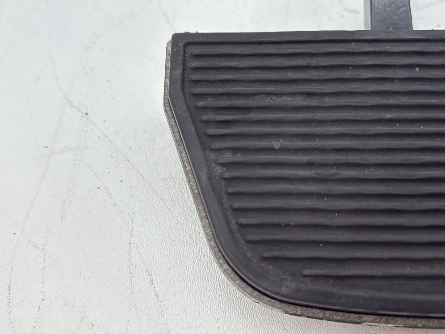 2008 Harley Road King Touring FLHR OEM 1 Passenger Floorboard Foot Rest