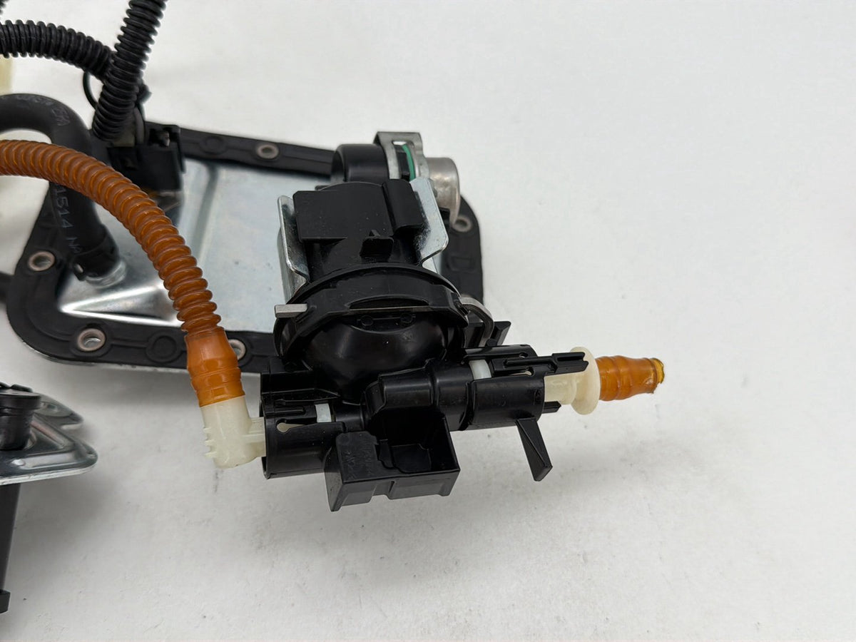 2015 Harley Softail Deluxe FLSTN OEM Fuel Pump Gas Gasoline Petrol Sending
