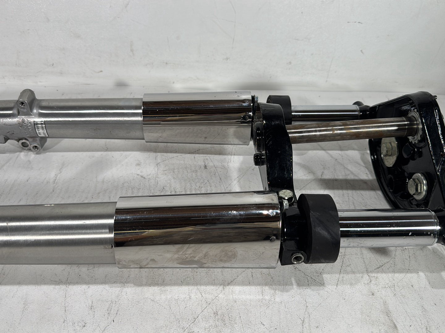 2005 Harley Electra Glide Touring Ultra FLHTCUI OEM Front Triple Tree Set & LH RH Fork Legs Sliders