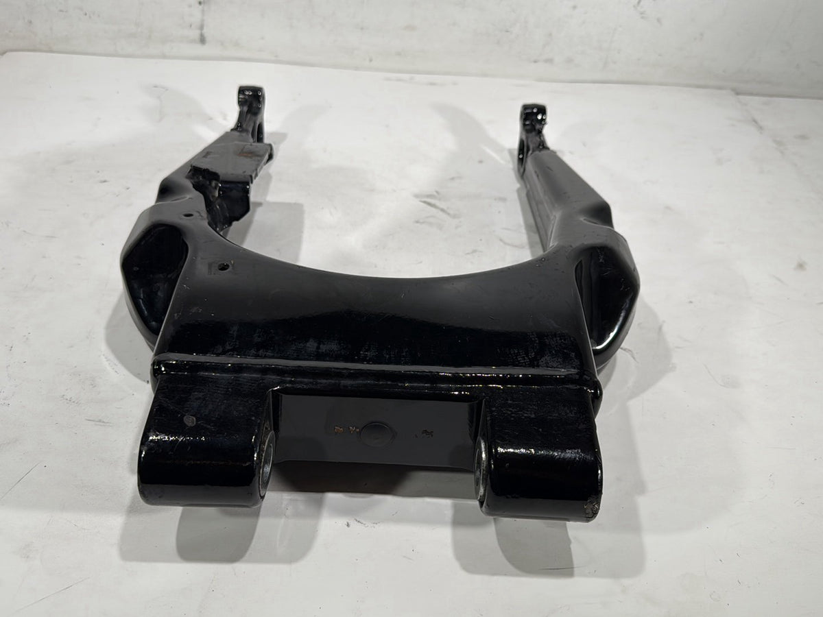 2010 Harley Electra Glide Touring Ultra FLHTCU OEM Rear Fork Swingarm Swing Arm