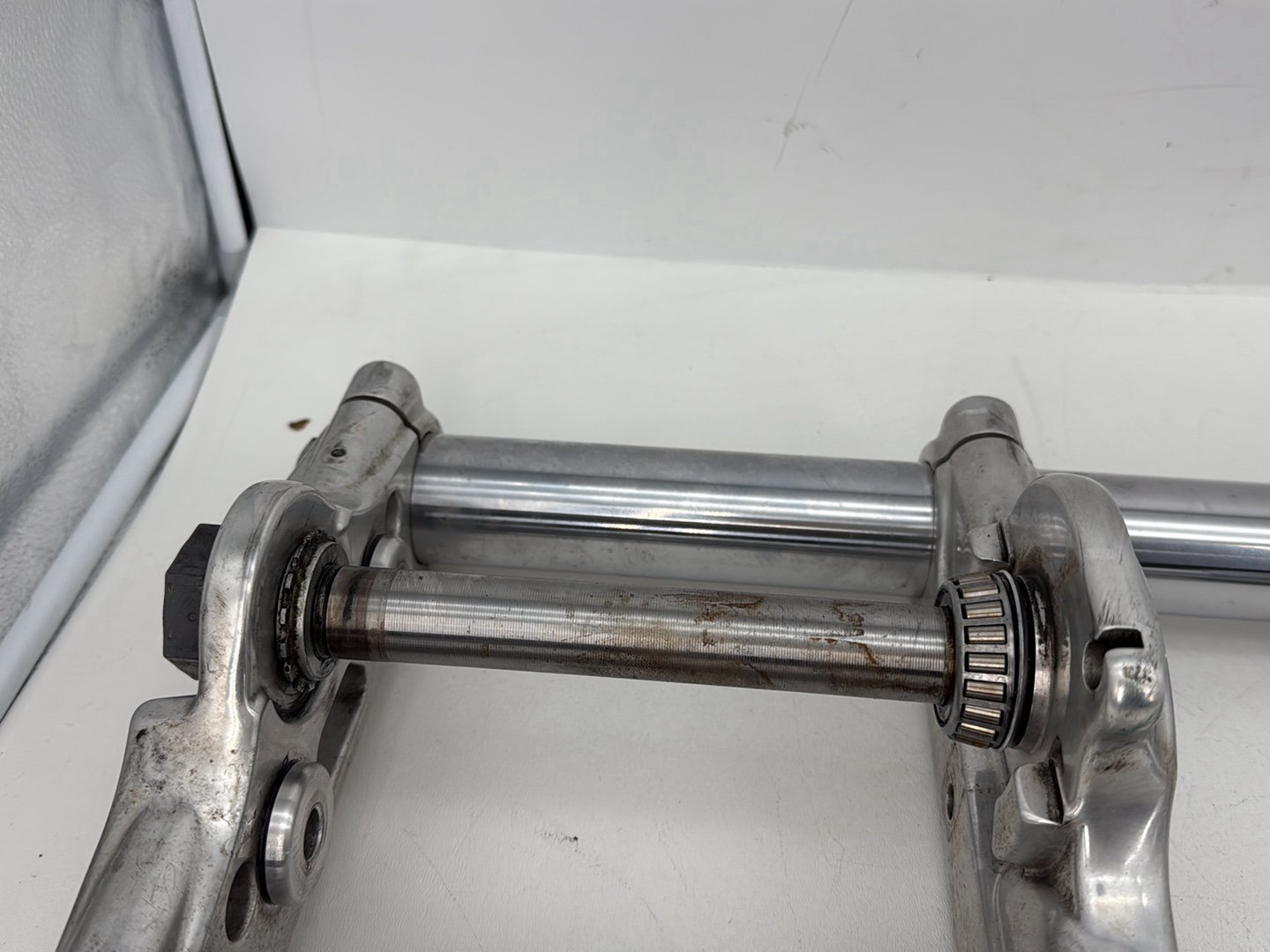 2007 - 2012 Harley-Davidson Dyna Super Glide Front Triple Tree Set & LH RH Fork Legs Sliders 45867-08