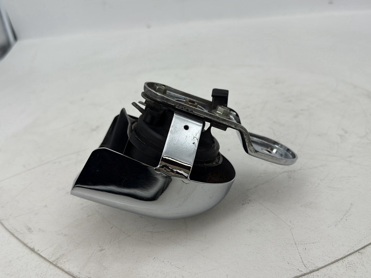 2007 - 2012 Harley-Davidson Touring Electra Glide Ultra Horn Signal Klaxon Chrome Cover