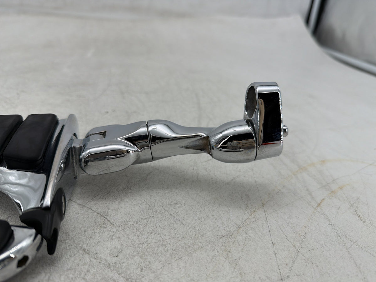 09 Harley Electra Glide Touring CVO Front Right Left Highway Foot Pegs Kuryakyn