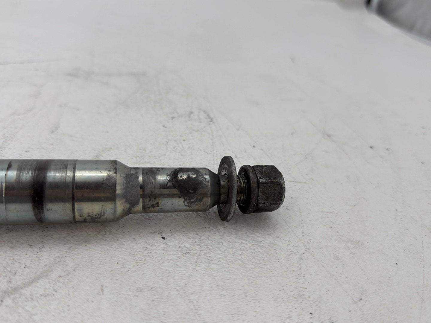 2003 Harley Electra Glide Touring Ultra FLHTCUI OEM Front Wheel Axle Bolt Shaft