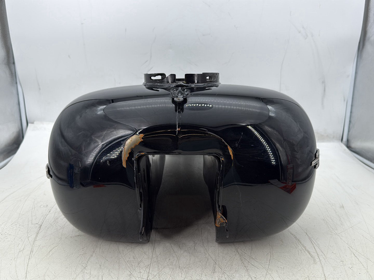 2012 Harley Street Glide Touring FLHX OEM Fuel Gas Tank Gasoline Reservoir