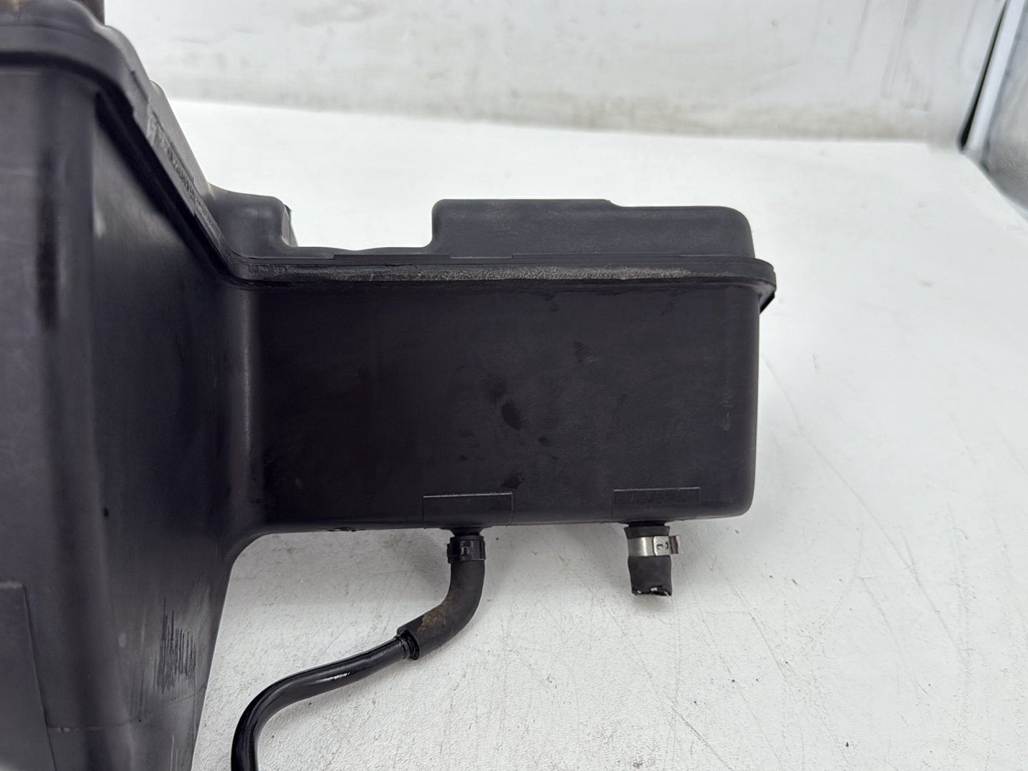 2009 Harley Sportster 883 Low XL883L OEM Oil Tank Reservoir Bottle Canister & Dipstick