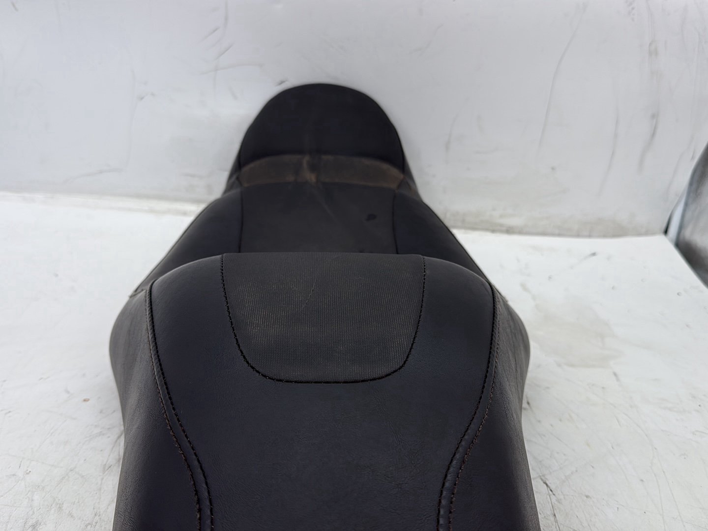 2012 Harley Dyna FXDF Fat Bob OEM Passenger Rider Driver Seat Saddle
