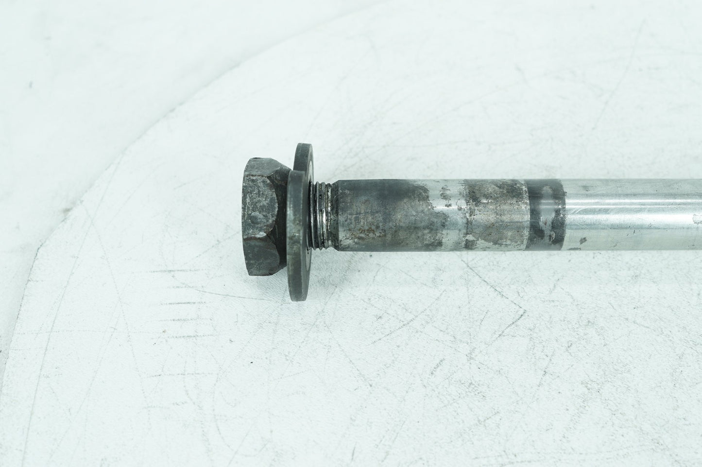 2007 - 2012 Harley-Davidson Touring Electra Glide Ultra Rear Wheel Axle Bolt Shaft 41056-09