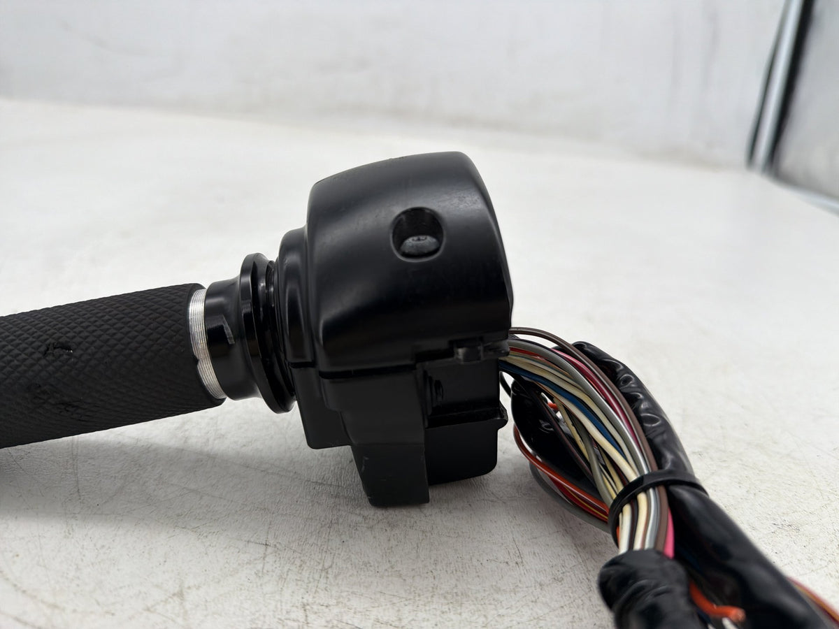 2009 Harley Street Glide Touring OEM Right Engine Start Kill Switches Controls