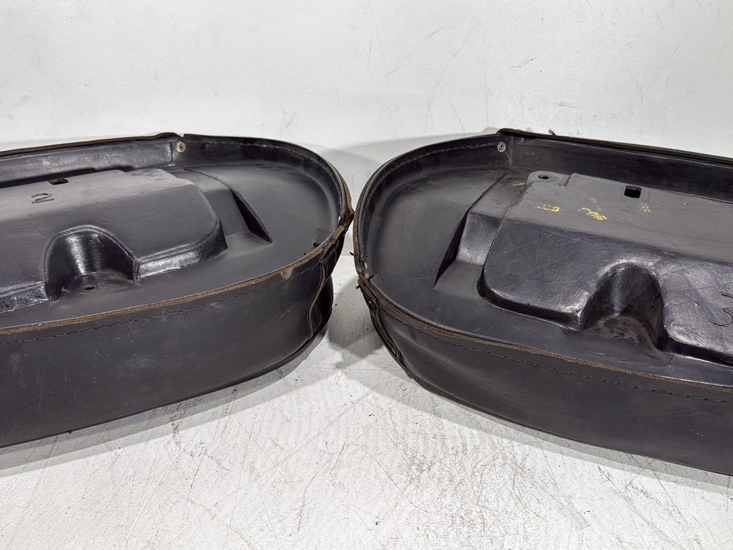 1991 Harley Heritage Softail Classic FLSTC OEM Rear Left Right Saddlebags Luggage Leather