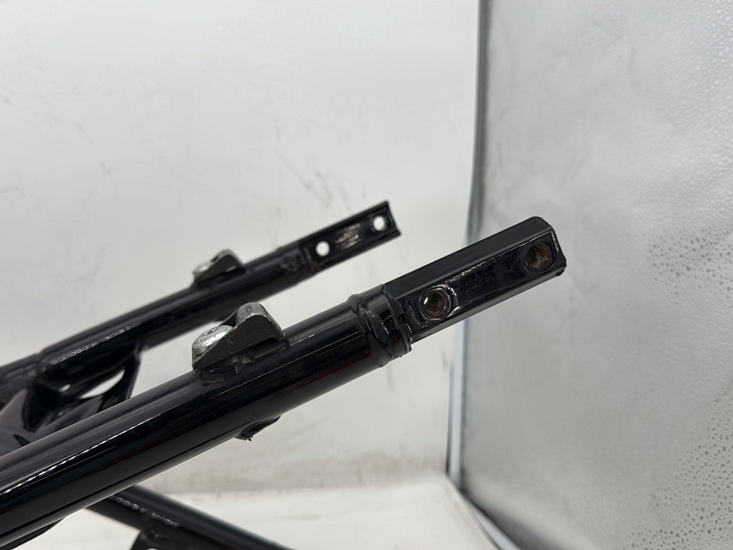2012 Harley Street Glide Touring FLHX OEM Rear Back Sub Frame Rail Bar 48079-09BHP