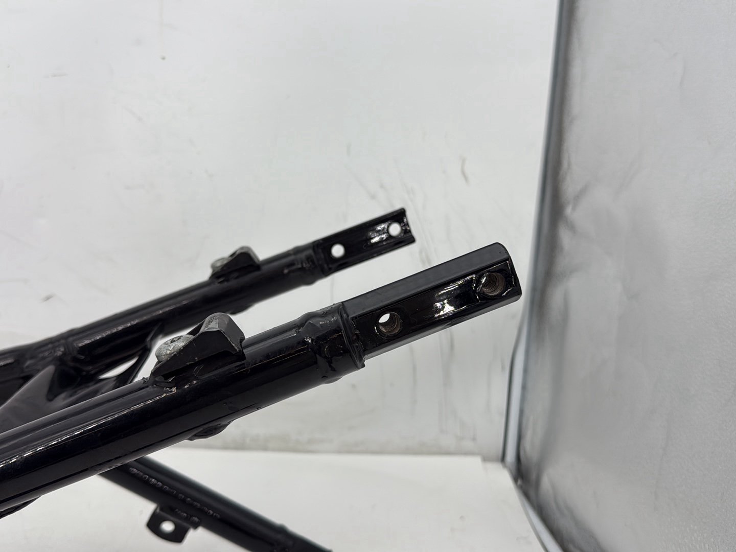 17 Harley Road Glide Touring FLTRXS OEM Rear Back Sub Frame Rail Bar 48079-09BHP