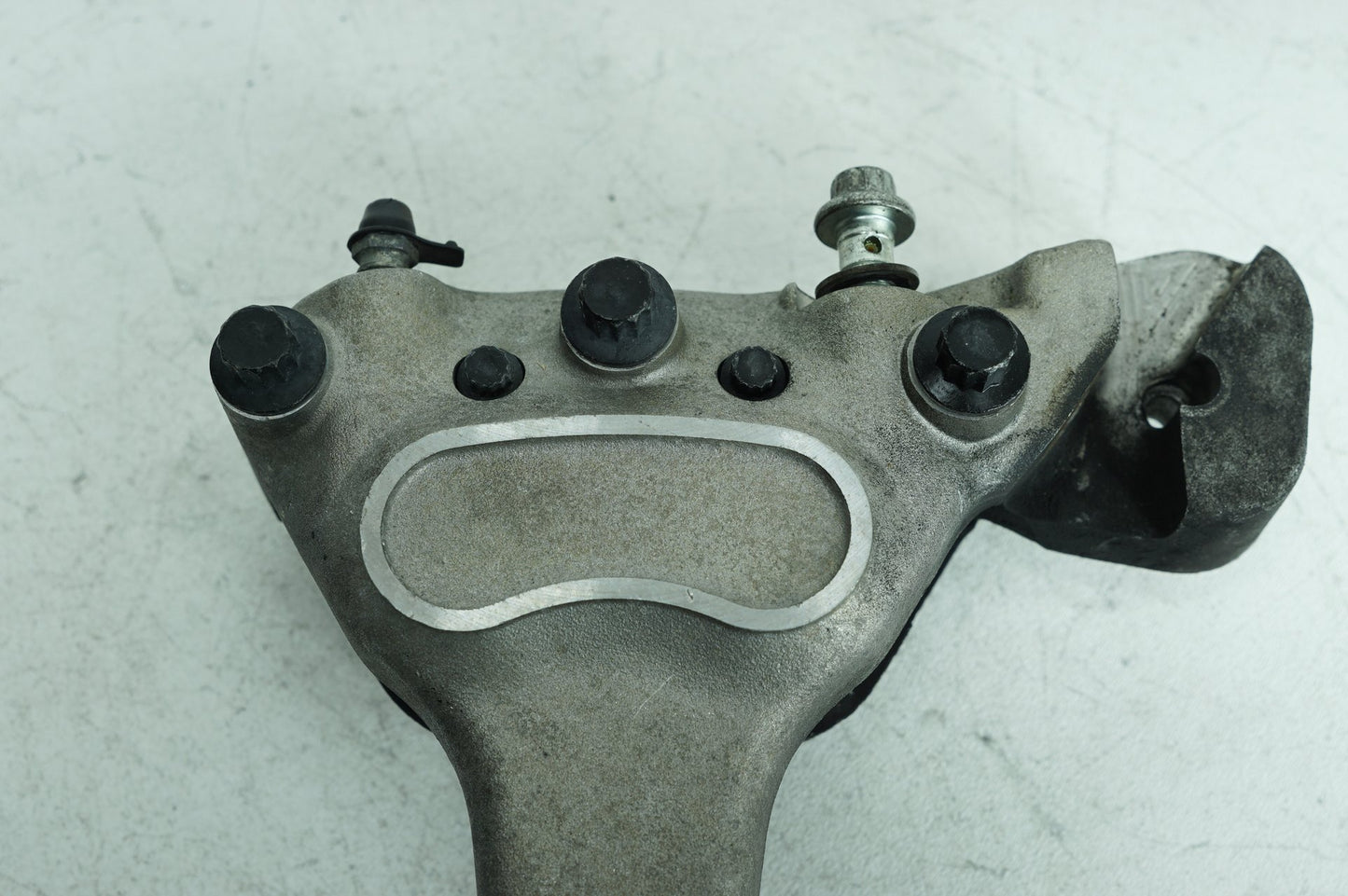 1999 Harley-Davidson Touring Road King Rear Brake Caliper Bracket 44016-00D