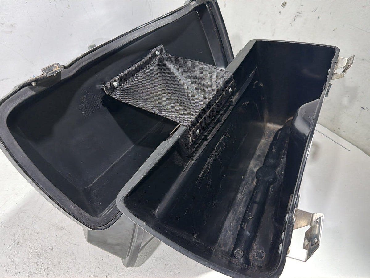 2010 Harley Road King Touring Classic OEM Left Right Saddlebags Luggage NOKey