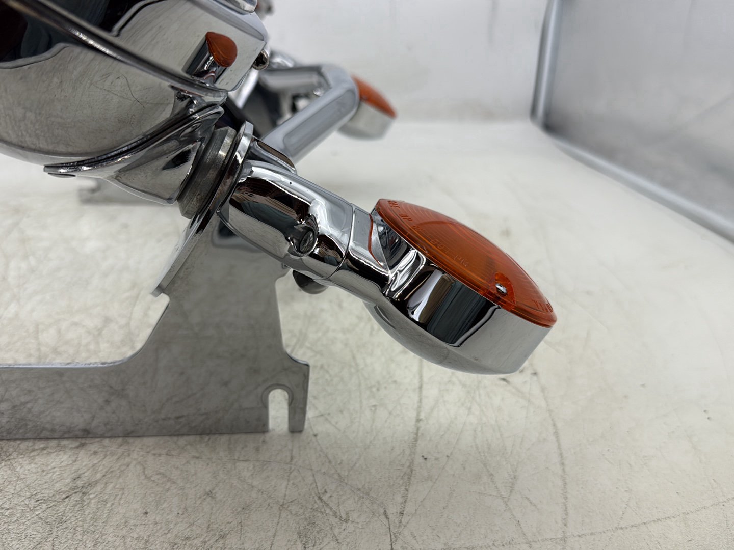 1998 Harley Touring FLHTCUI Electra Glide Ultra OEM Front Turn Signal Indicators Aux Light Bar