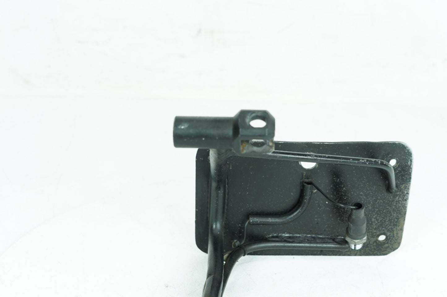 1999 - 2006 Harley-Davidson Softail Deuce Mount Bracket Support Holder 90785-94
